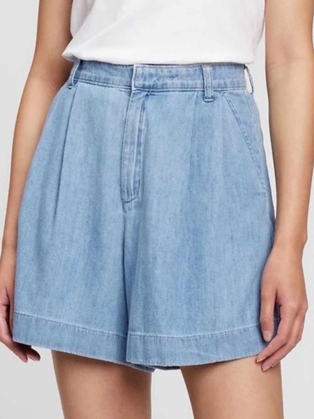 GAP Chambray High Rise Pleated Short 5” Size 6